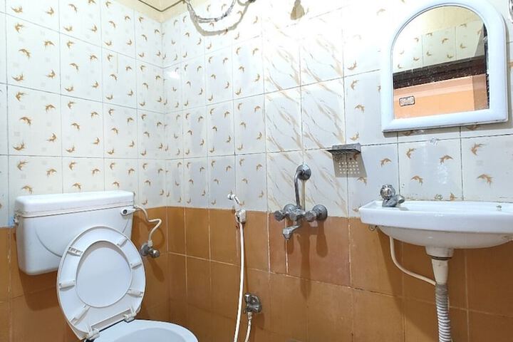 Room 16 of 18