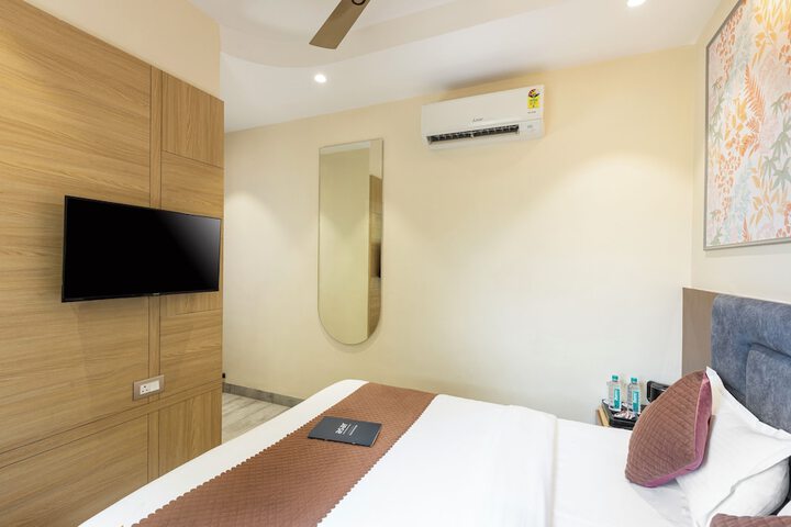 Room 4 of 42