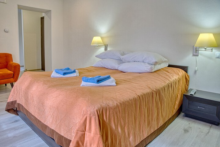 Room 28 of 124