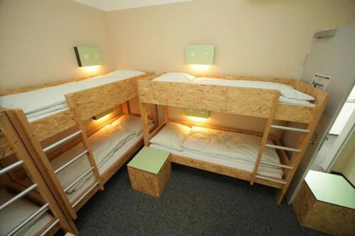 Room 4 of 37