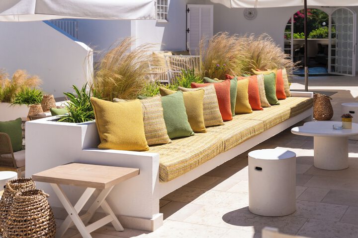 Lounge 58 of 65