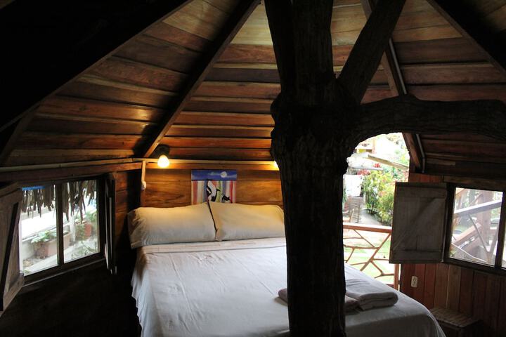 Room 4 of 80
