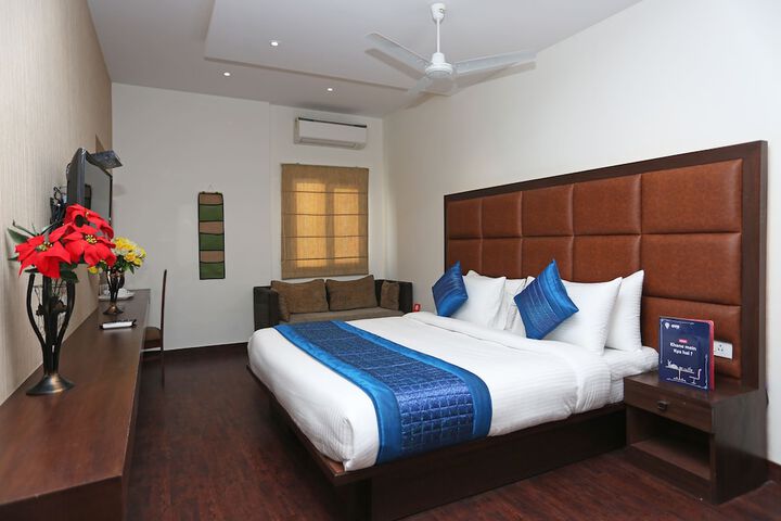 Room 4 of 24