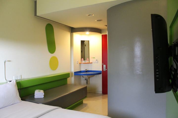 Room 7 of 30