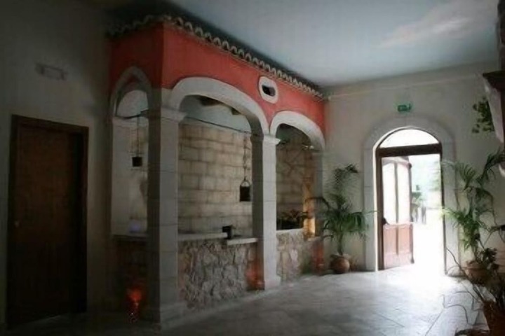 Hotel 2 of 32