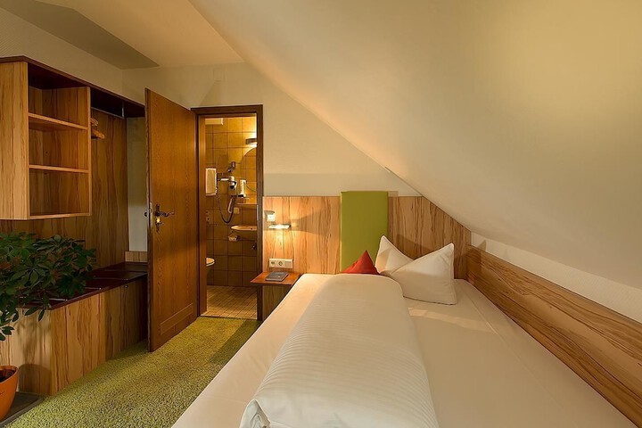 Room 20 of 39