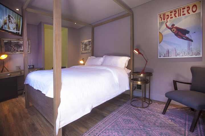 Room 4 of 89