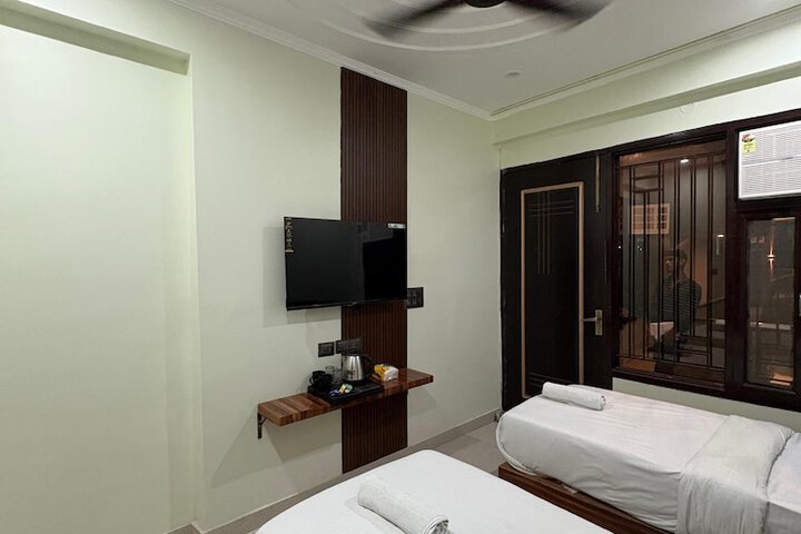 Room 20 of 33