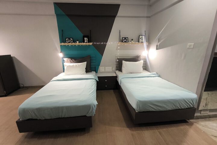 Room 7 of 14