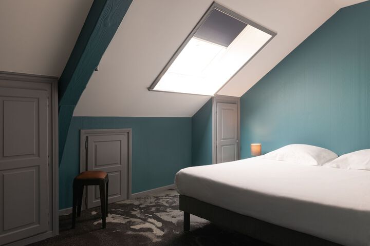 Room 16 of 36