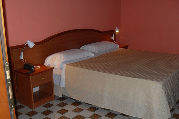 Room 17 of 64