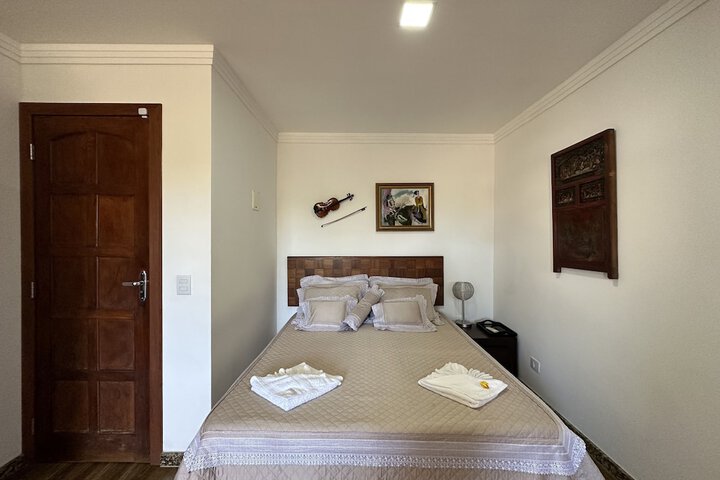 Room 18 of 180