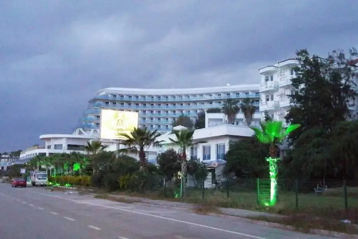 Castinos Beach Garden Hotel