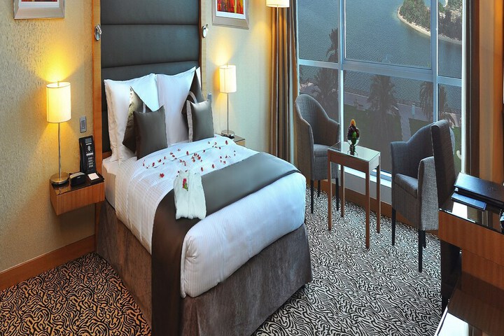 Room 8 of 191
