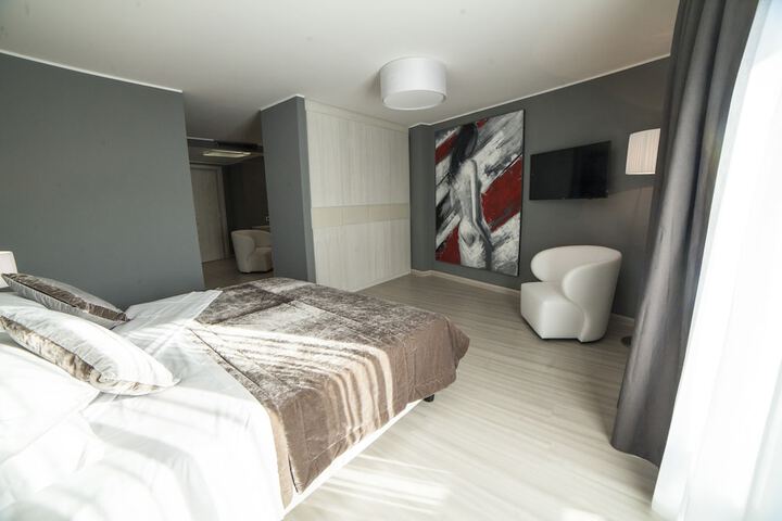 Room 5 of 35
