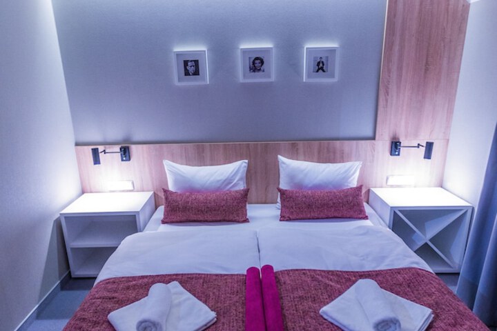 Room 3 of 47