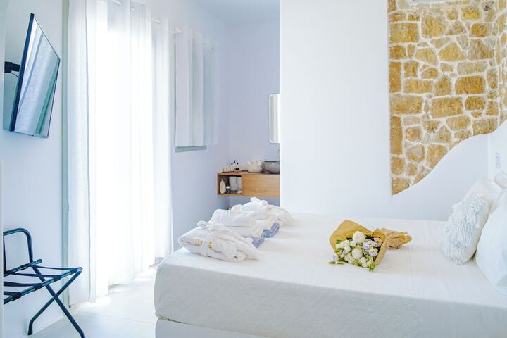 Room 44 of 190