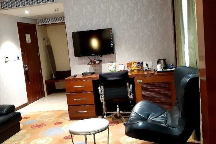 Room 9 of 47