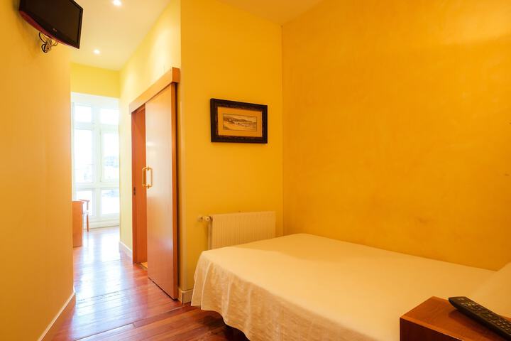 Room 16 of 27