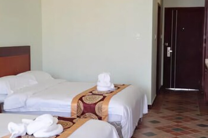 Room 2 of 7