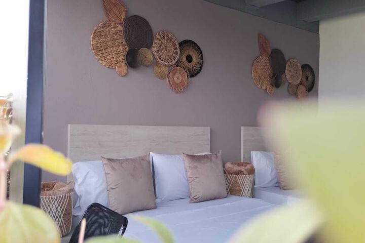 Room 15 of 38