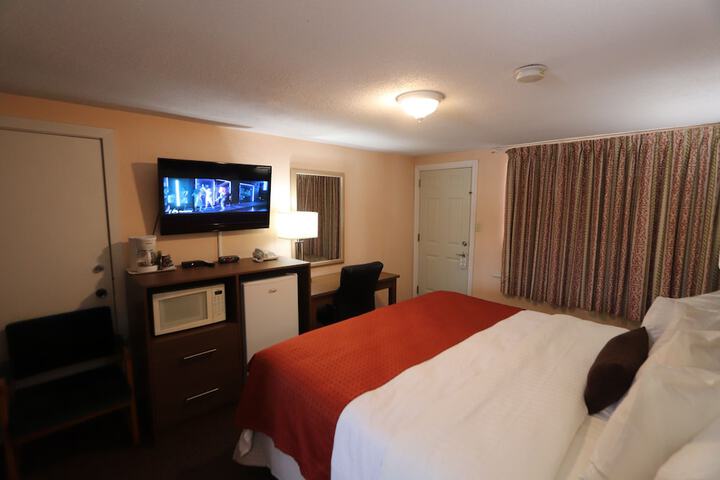 1 King Bed (9 of 14)