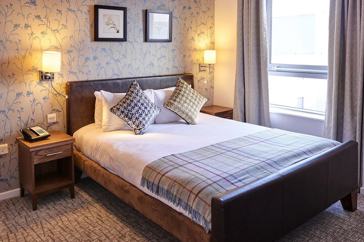 Room 8 of 72
