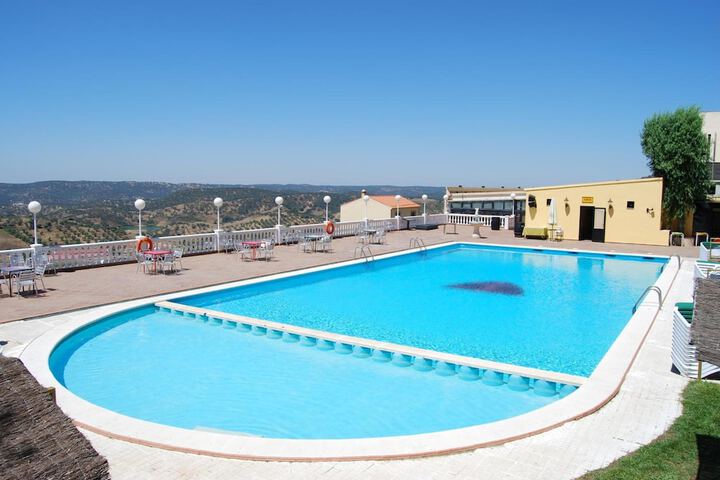 Hotel Pool