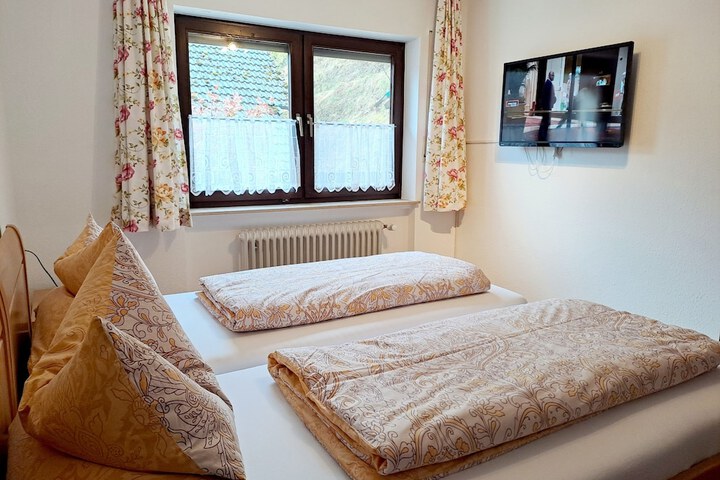 Room 8 of 19