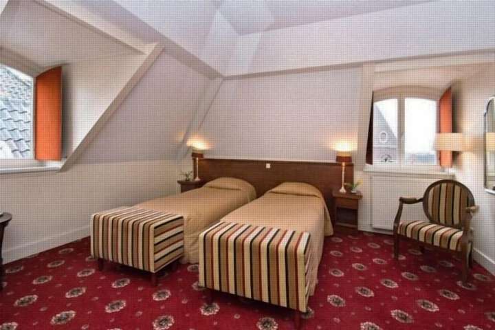 Room 13 of 25
