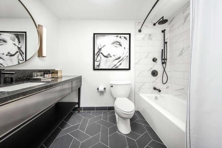 Room 20 of 23