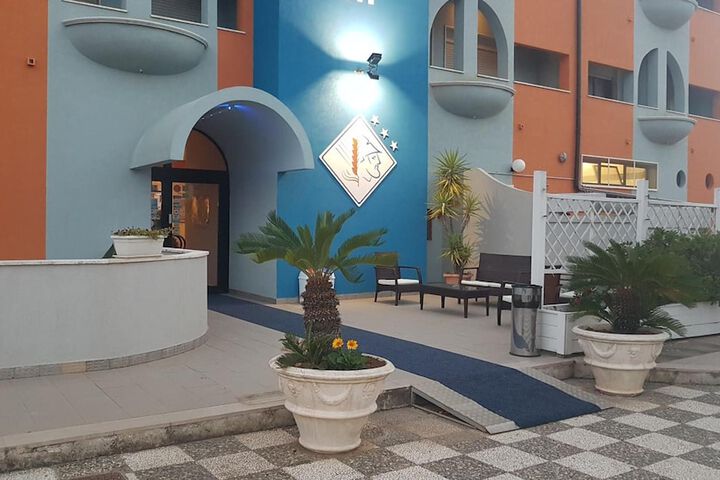 Hotel 52 of 54