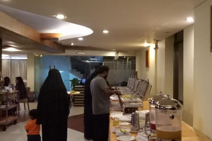Dining 37 of 46