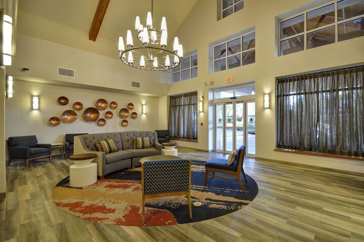 Lobby lounge