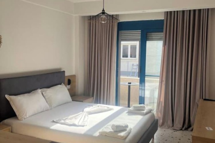 Room 4 of 67