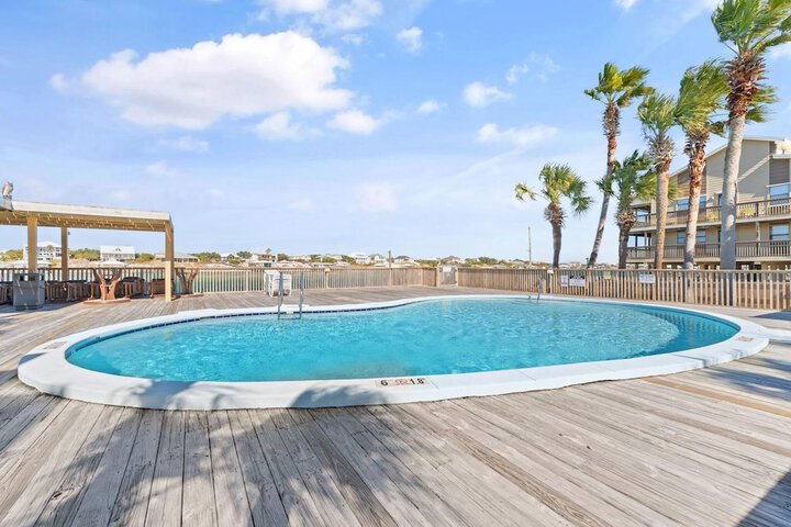 Pool 5 of 17