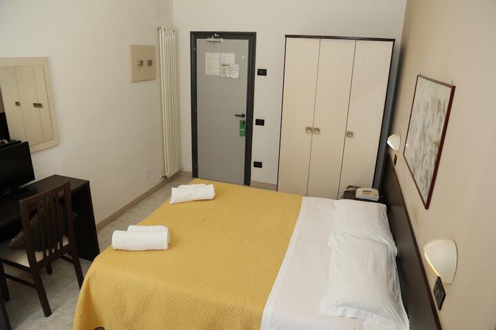 Room 20 of 43