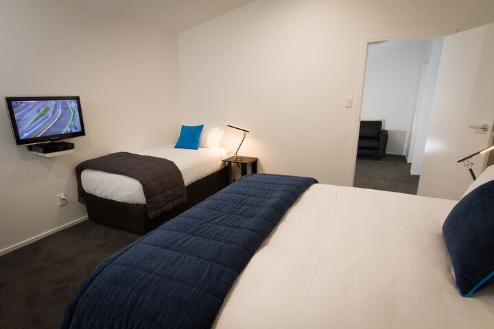 Room 9 of 63