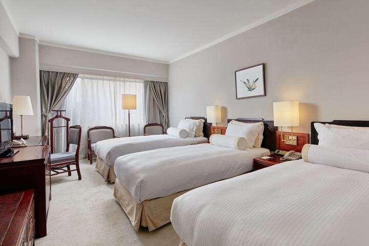 Room 4 of 52
