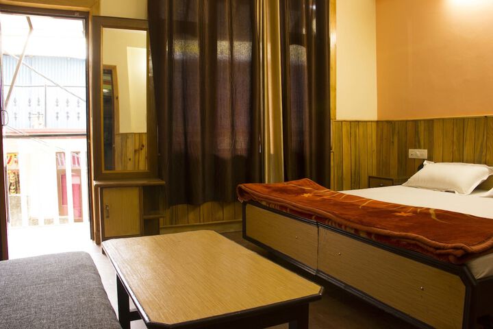 Room 15 of 25