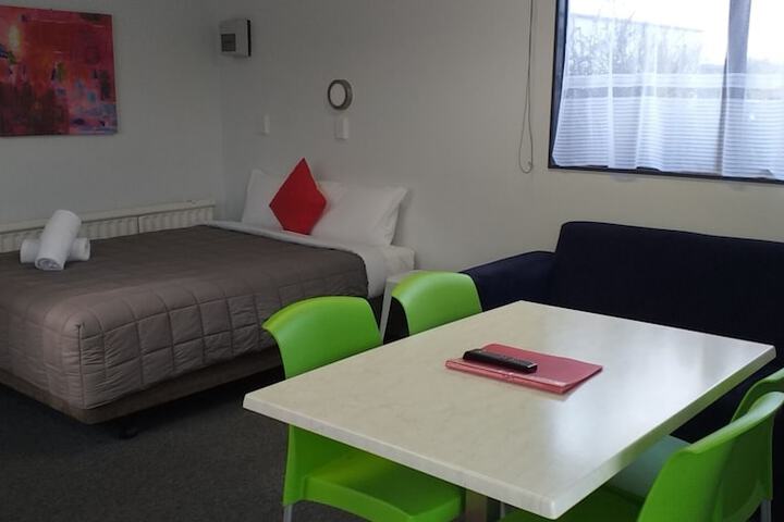 Room 12 of 66
