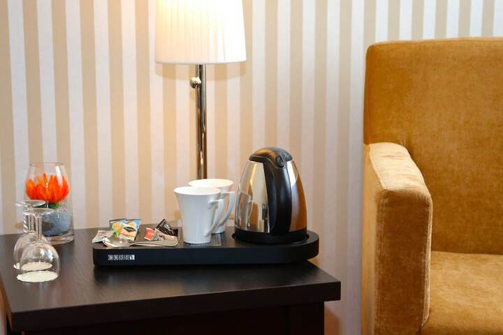 Room 12 of 37