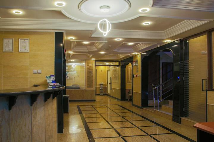 Entrance & Lobby
