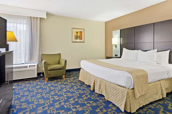 Room 7 of 19