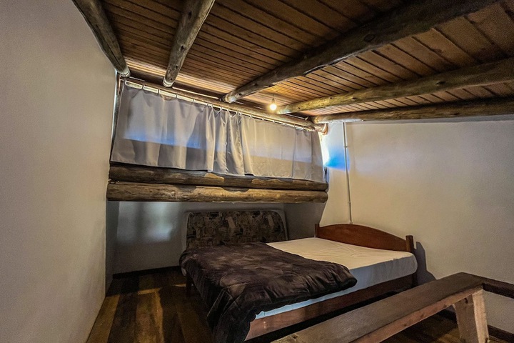 Room 8 of 50