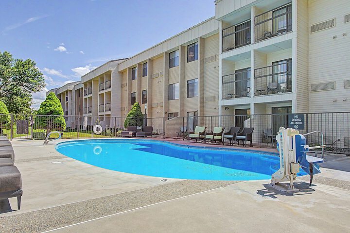 Pool 134 of 236