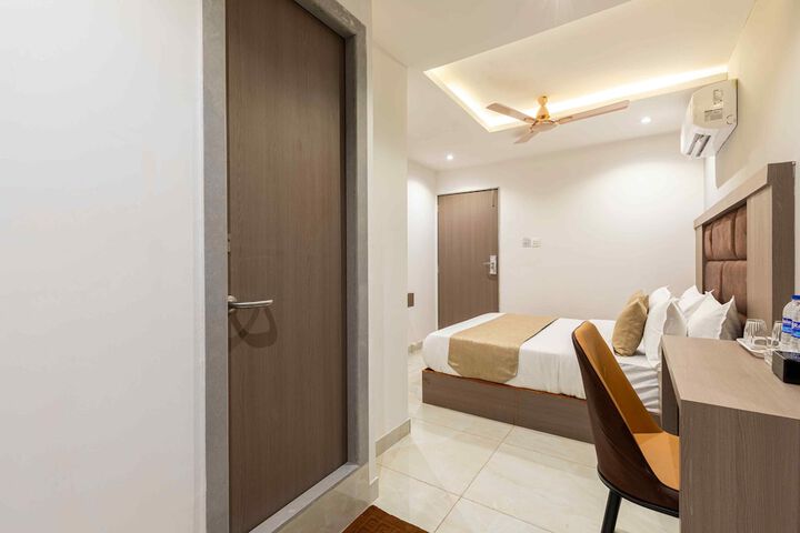 Room 10 of 39