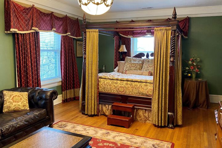 Room 43 of 92
