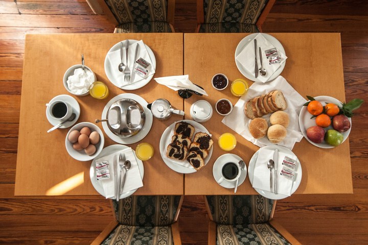 Breakfast/Coffee Service 120 of 152