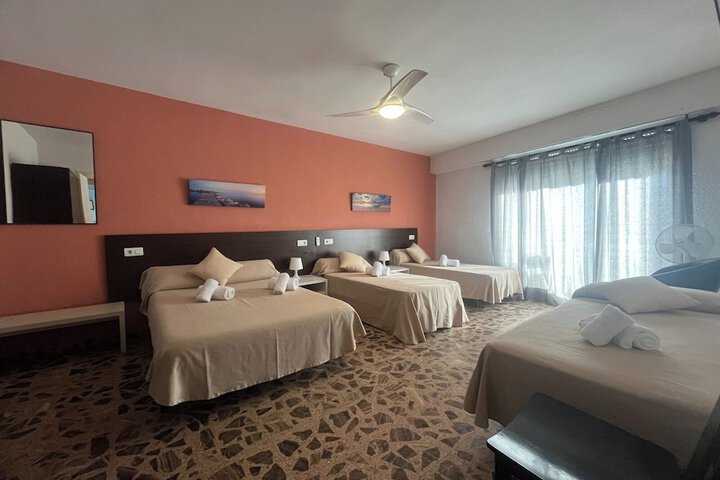 Room 13 of 21